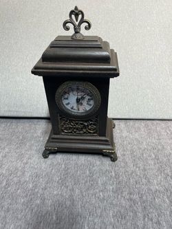 Vintage-Style Decorative Mantel Clock