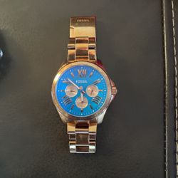 Beautiful Fossil Watch With Gold Plated And Water Resistant