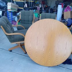 Dinning room Table And 4 Chairs
