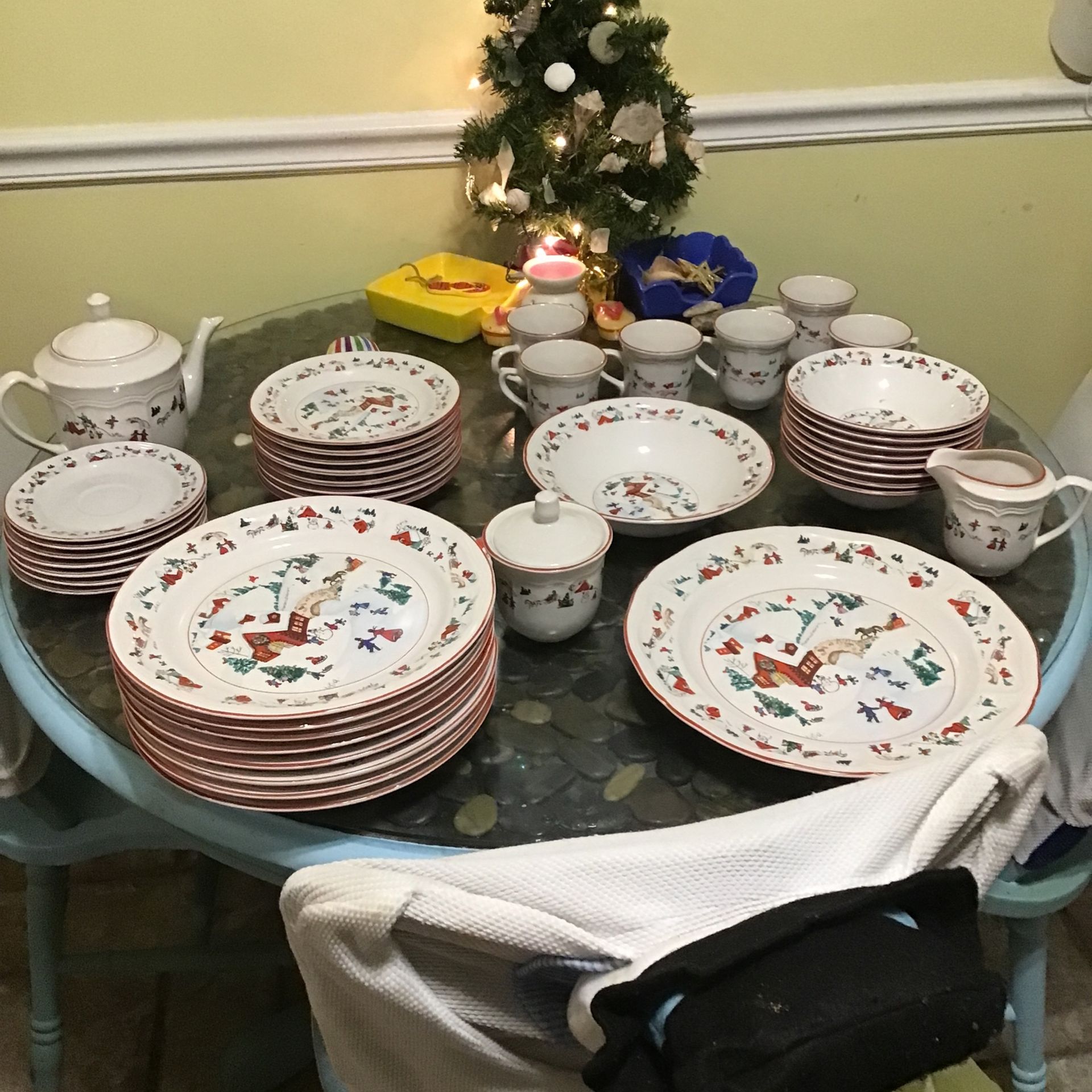 Faber ware white Christmas of 1995