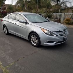 Hyundai sonata gls clean!