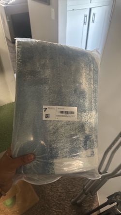 Unopened 4pc bathroom set curtain rugs seat cover mat
