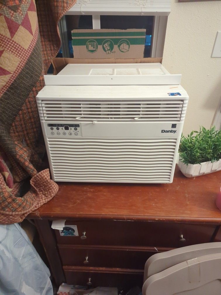 Danby Sling  Fan Air Conditioner 