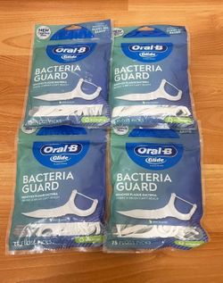 Oral B floss picks bundle