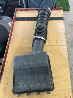 Automotive Air Intake Box with Intake Hose