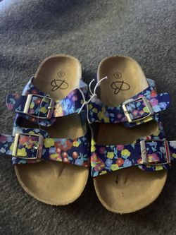 Girl shoes sz 11-12
