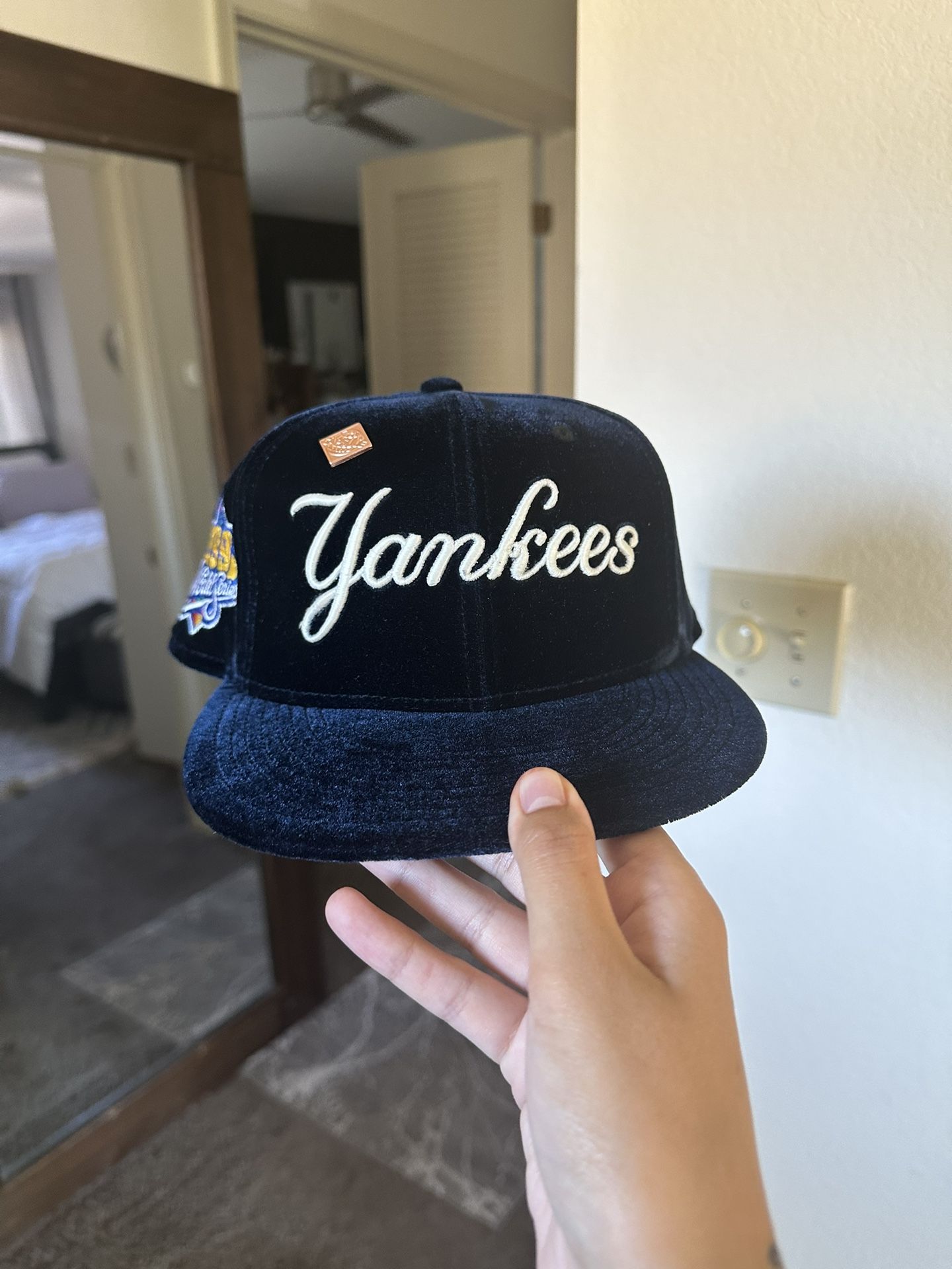 Capsule Velvet Yankees Fitted Hat 7 1/8