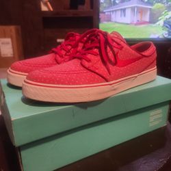 Nike SB Zoom Stefan Janoski in Gym Red/Gym Red-Summit White
