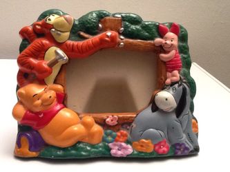 Vintage ceramic pottery picture frame figurine. Excellent condition.