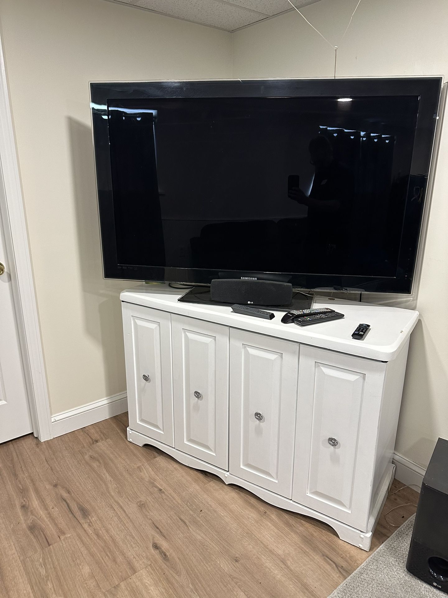 White Wood TV Stand / Shelf With Doors