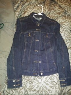 New jean jacket liz claiborne. Size medium. 25$