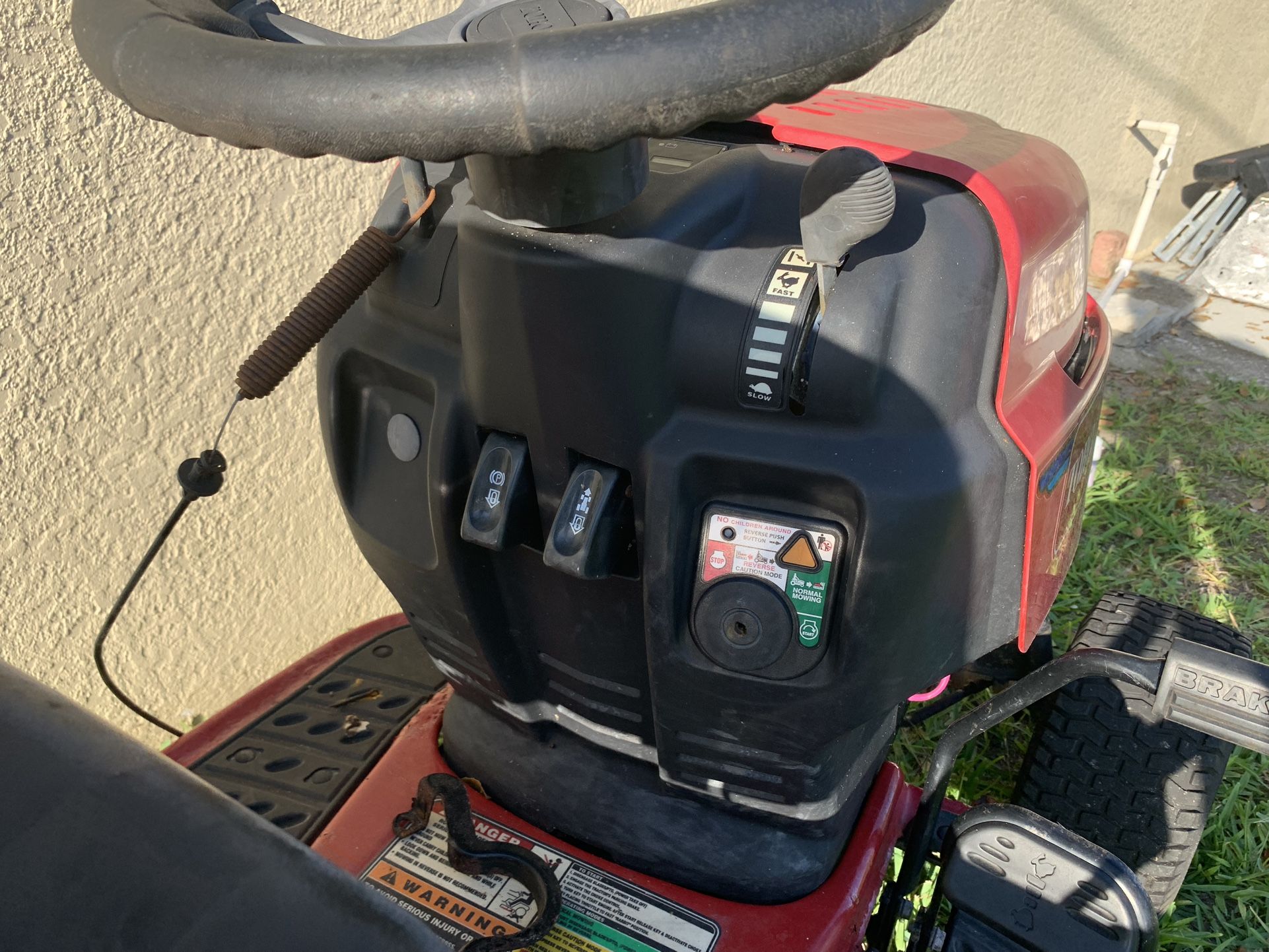 Toro LX 425 Twin Cam Riding Mower Sold as Is(PLEASE READ DESCRIPTION