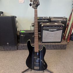 Fender Electric Jazz Bass - Black