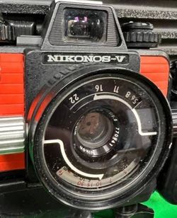 Nikon Nikonos V Underwater Camera + nikonos SB 105 + Lens From