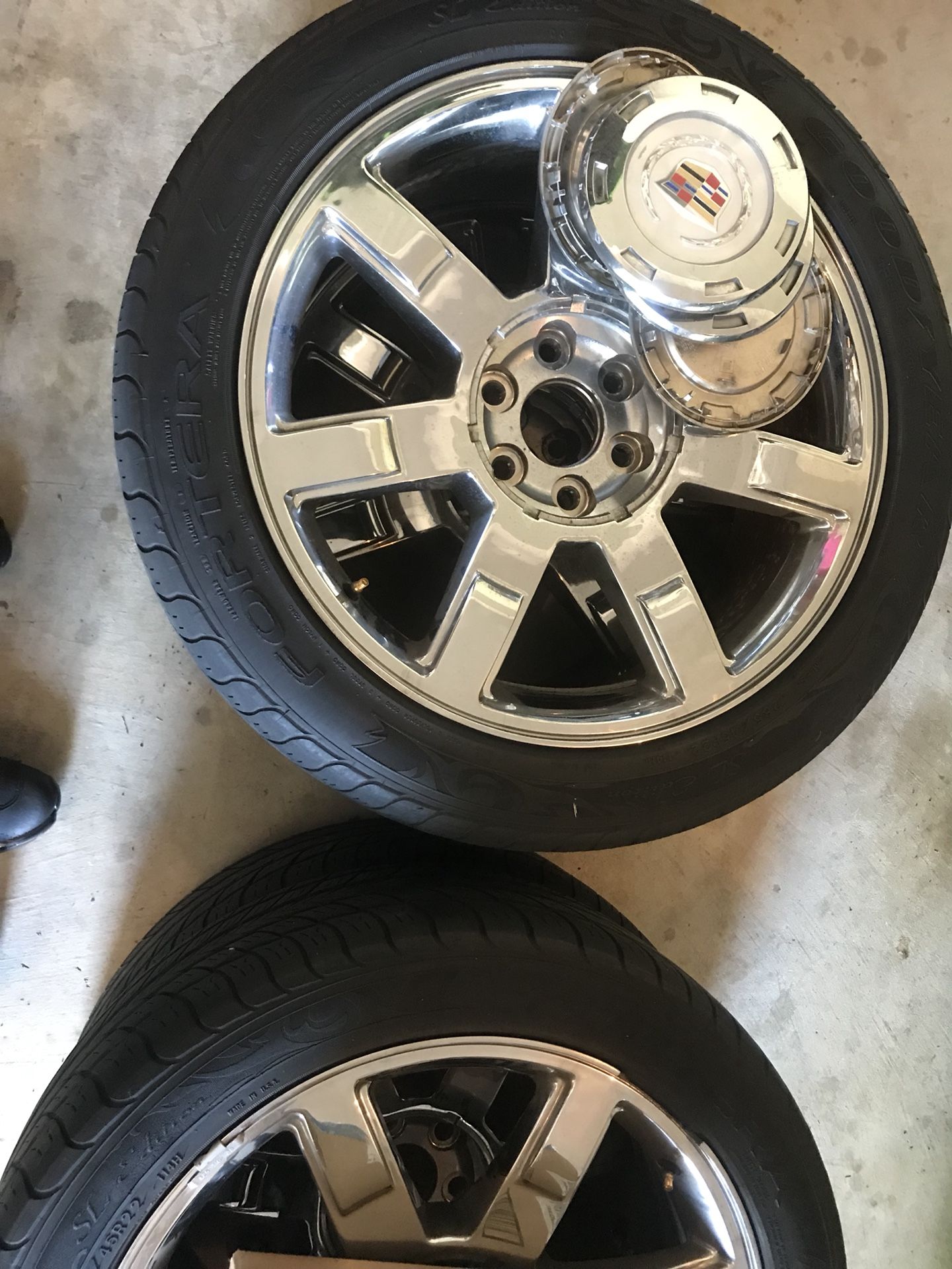 Cadillac Escalade Rims 22 inch and tires