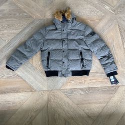 Tommy Hilfiger puffer jacket, Perfect for cold weather