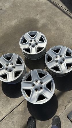 Jeep 17 stock wheels