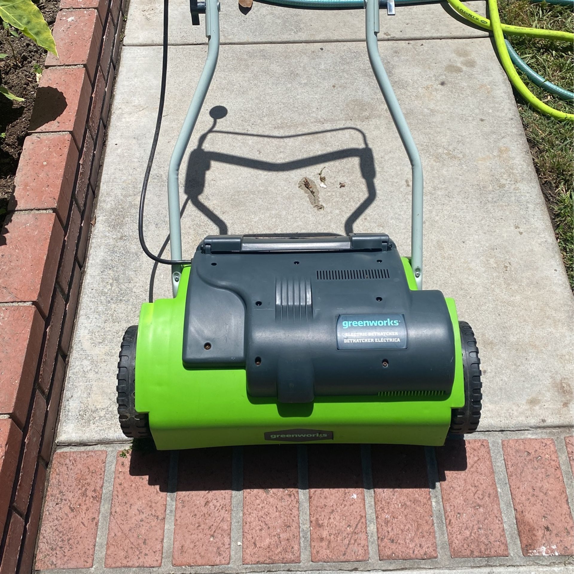 Greenworks Electric Dethatcher 27022