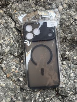 iPhone 17 pro Max magnetic case