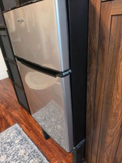 Mini fridge
