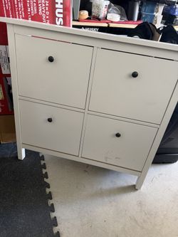 Shoe cubby slim