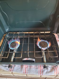 Portable Propane 2 burner stove EX COND w/propane