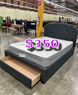 New queen bed
