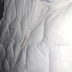 White puffer,size Medium