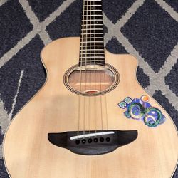 Brand new Yamaha APXT2 3/4 guitar with case