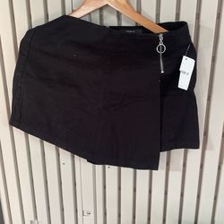 Forever 21 Black Skort. Shirt With Shorts Under. Brand New With Tag