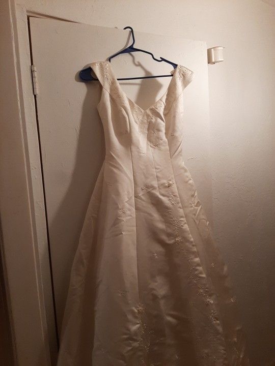 Wedding Dress Size 3-4