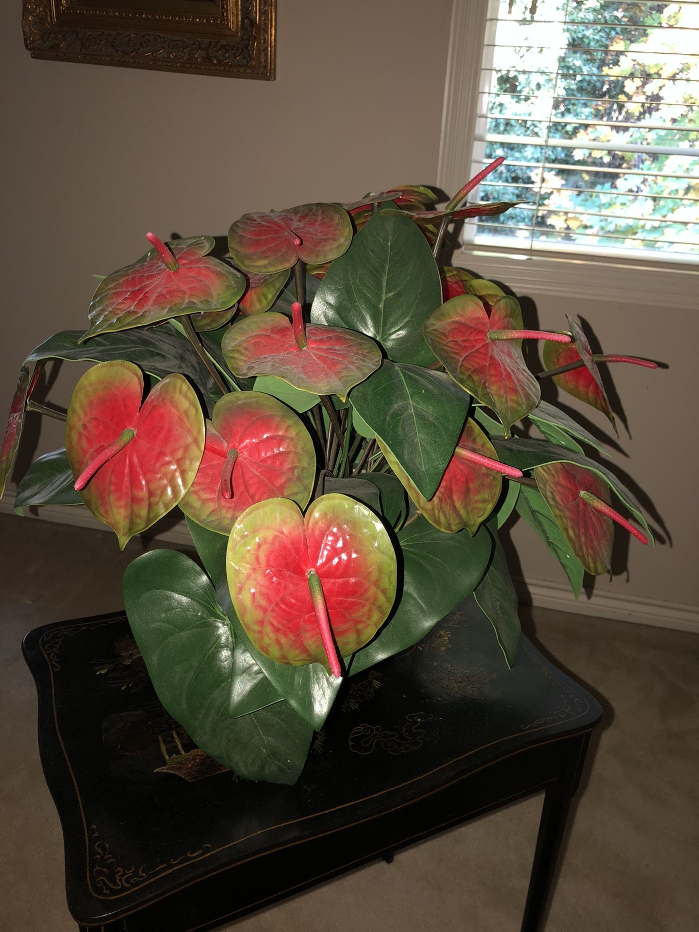 Fake Hawaiian plant with pot