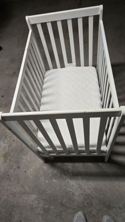 White baby crib