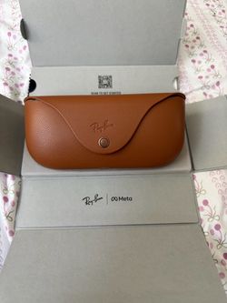 Ray-Ban Meta Smart Glasses with Case