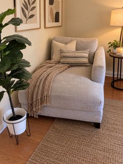 Light Gray Upholstered Chaise Lounge free delivery 🚚 near USC