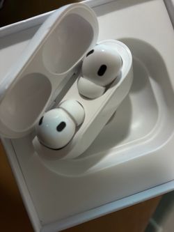 Apple AirPods with Charging Case