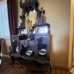Vintage Showcase Cabinet