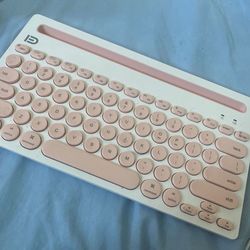 iPad Bluetooth Keyboard (NEED GONE ASAP- SERIOUS BUYERS ONLY)