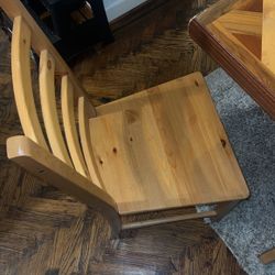 Table With 4 Chairs 
