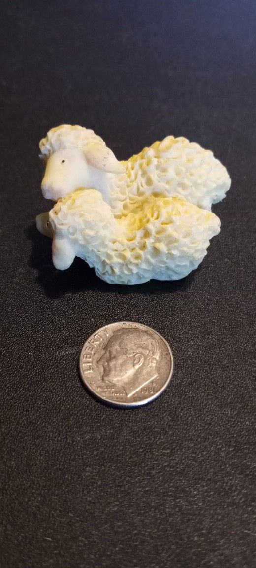2 small resin made sheep figurine