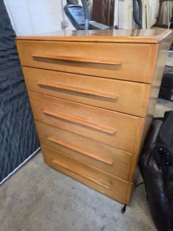 Mid-Century Modern Blonde Dresser
Delivery options available!