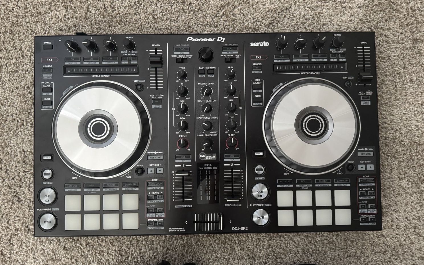 Pioneer DDJ-SR2 DJ Controller