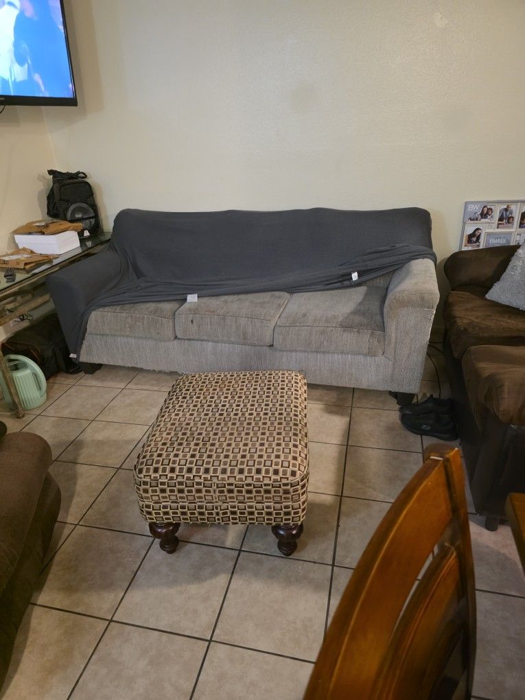Couch Best Offer