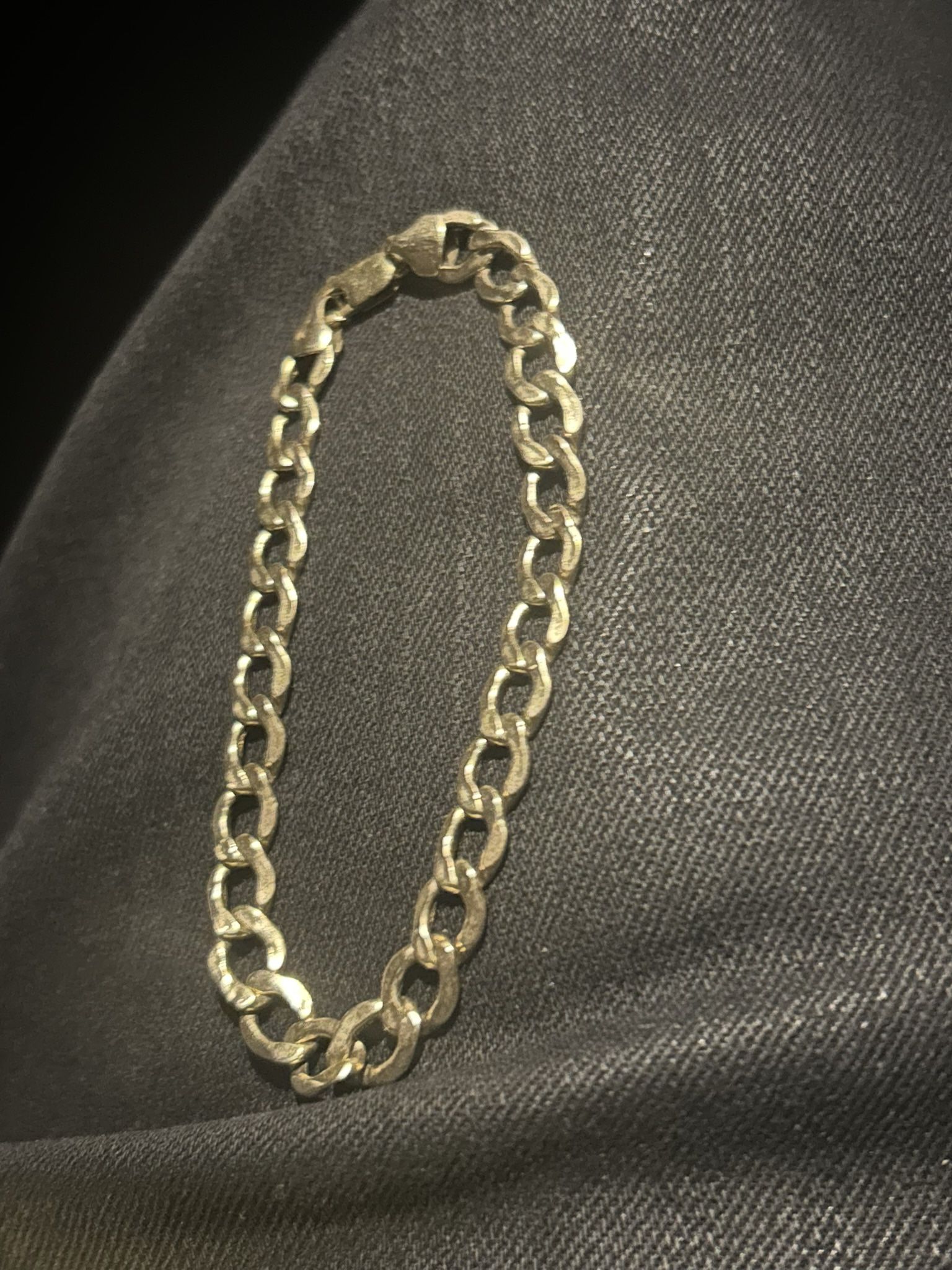 10k gold  7 1/2inch cuban bracelet all real 4.6g no trades ..
