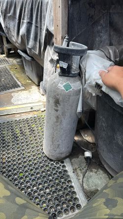 CO2 Tank 20lb Cylinder Airgas ( Empty )