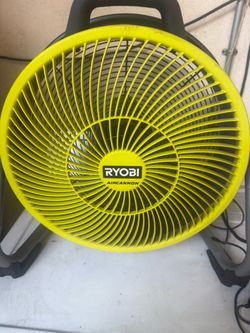 Ventilador Ryobi de Batería y Luz