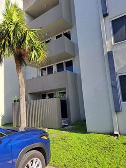 1 br 2 bathroom apartment