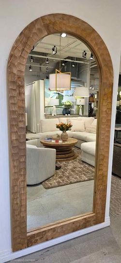 Natural Color Transitional Wall Mirror.