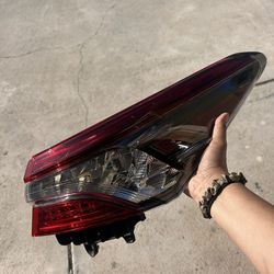 Toyota Camry XSE 2022 Headlight / taillights
