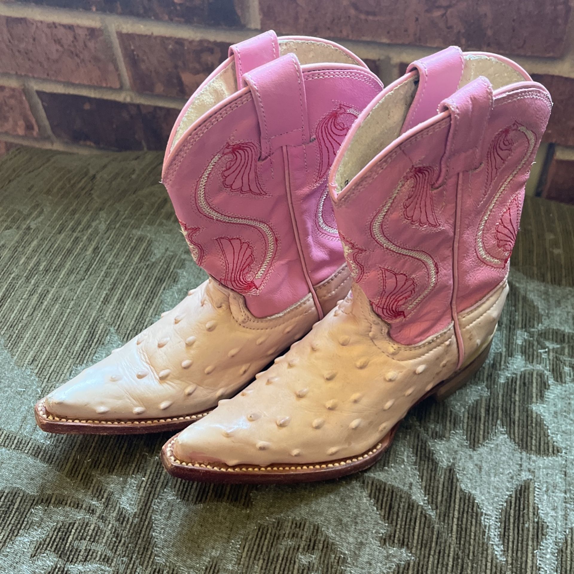 Beautiful Pink toddlers Leather Boots   